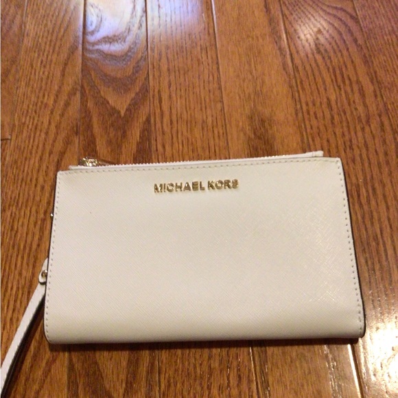 Michael Kors Jet Set Saffiano Smartphone Wallet - Picture 3 of 5